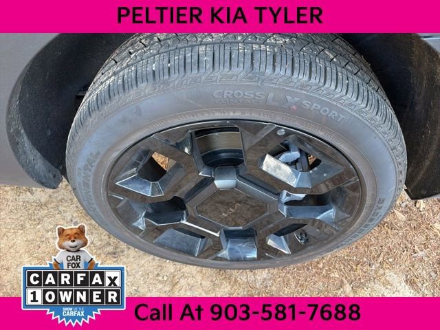 Certified 2025 Kia Sorento SX image 9