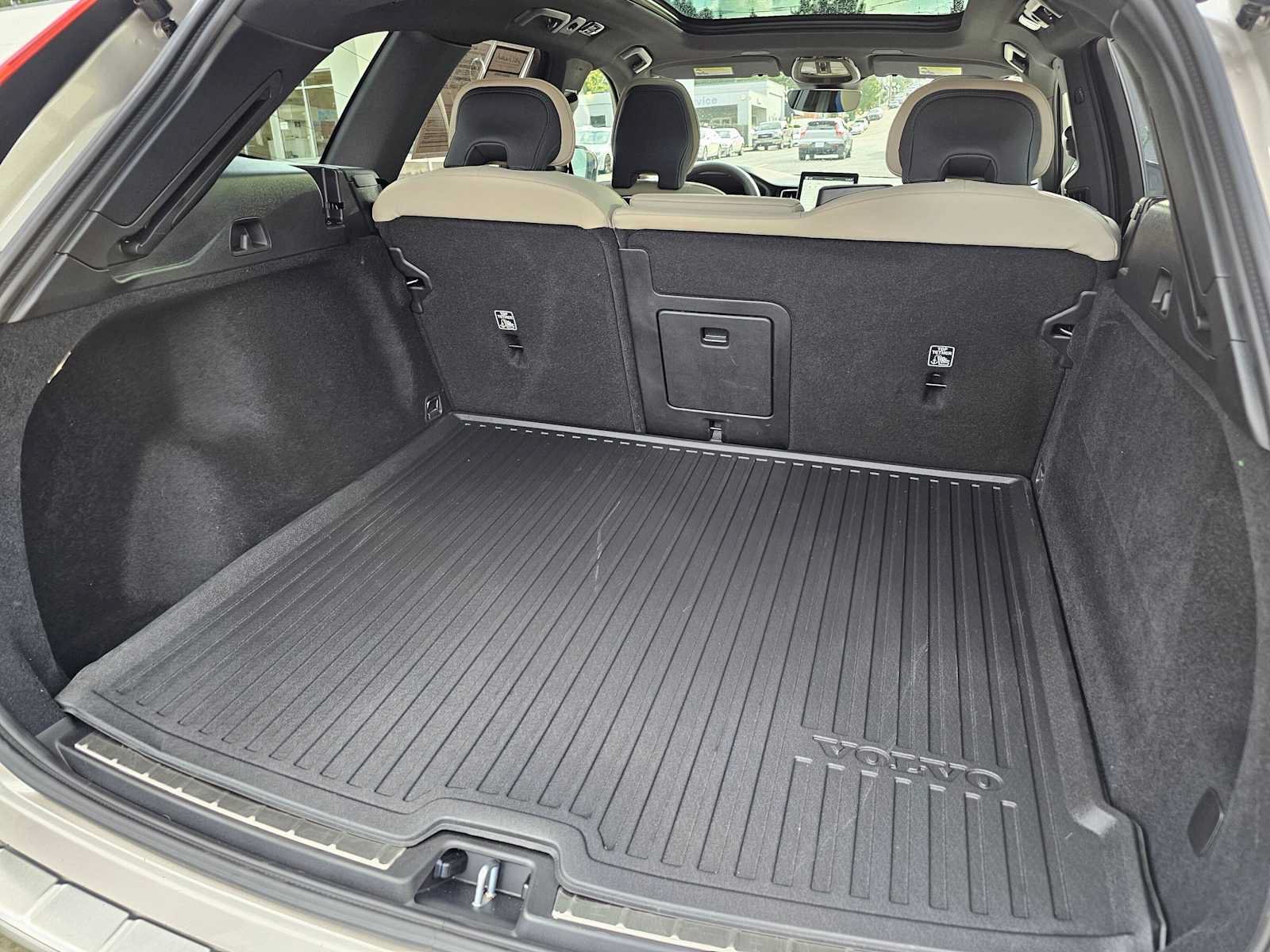 Used 2026 Volvo XC60 B5 Plus w/ Protection Package Premier AWD/4WD image 16
