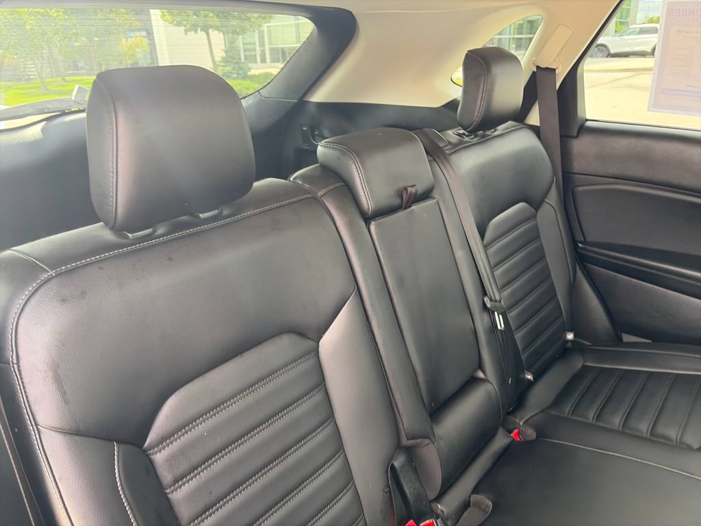 Used 2019 Ford Edge SEL w/ Equipment Group 201A AWD/4WD image 33