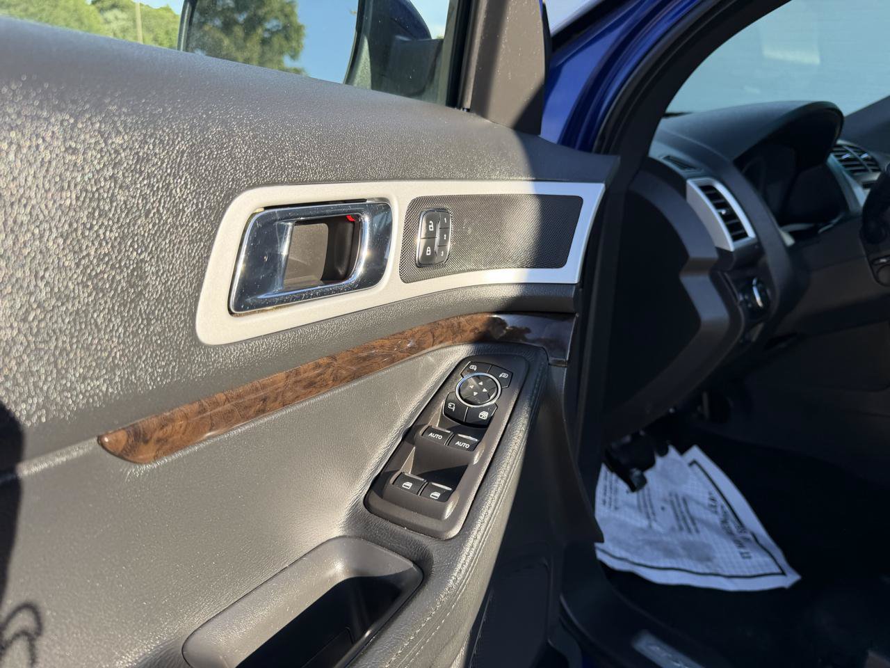 Used 2014 Ford Explorer Limited w/ Equipment Group 302A AWD/4WD image 11