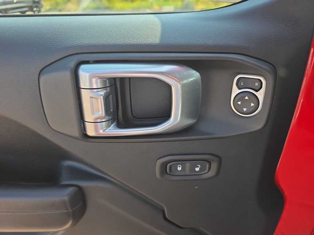 Used 2019 Jeep Wrangler Unlimited Rubicon w/ Cold Weather Group image 28