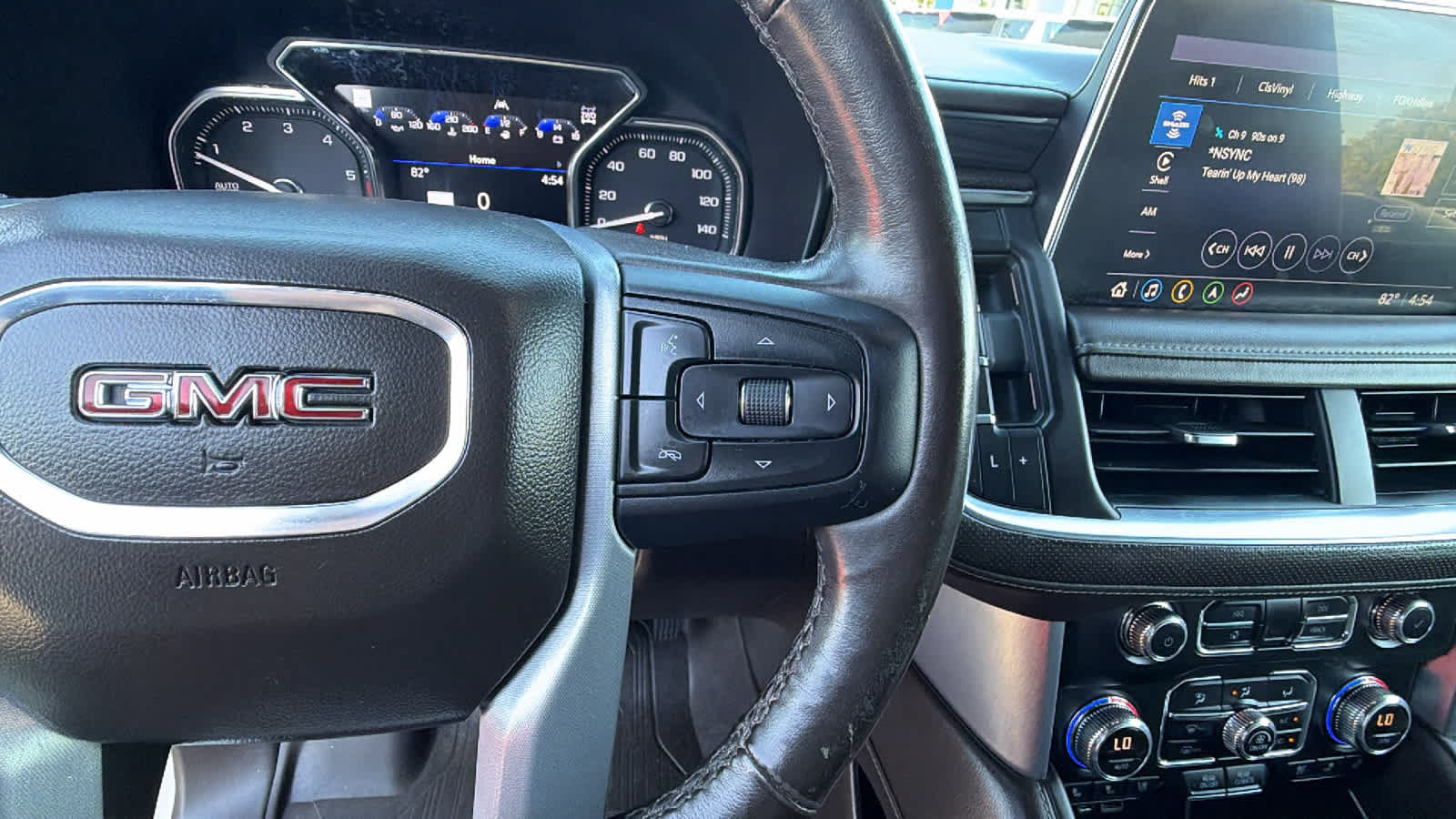 Used 2021 GMC Yukon XL SLT w/ SLT Premium Package AWD/4WD image 20