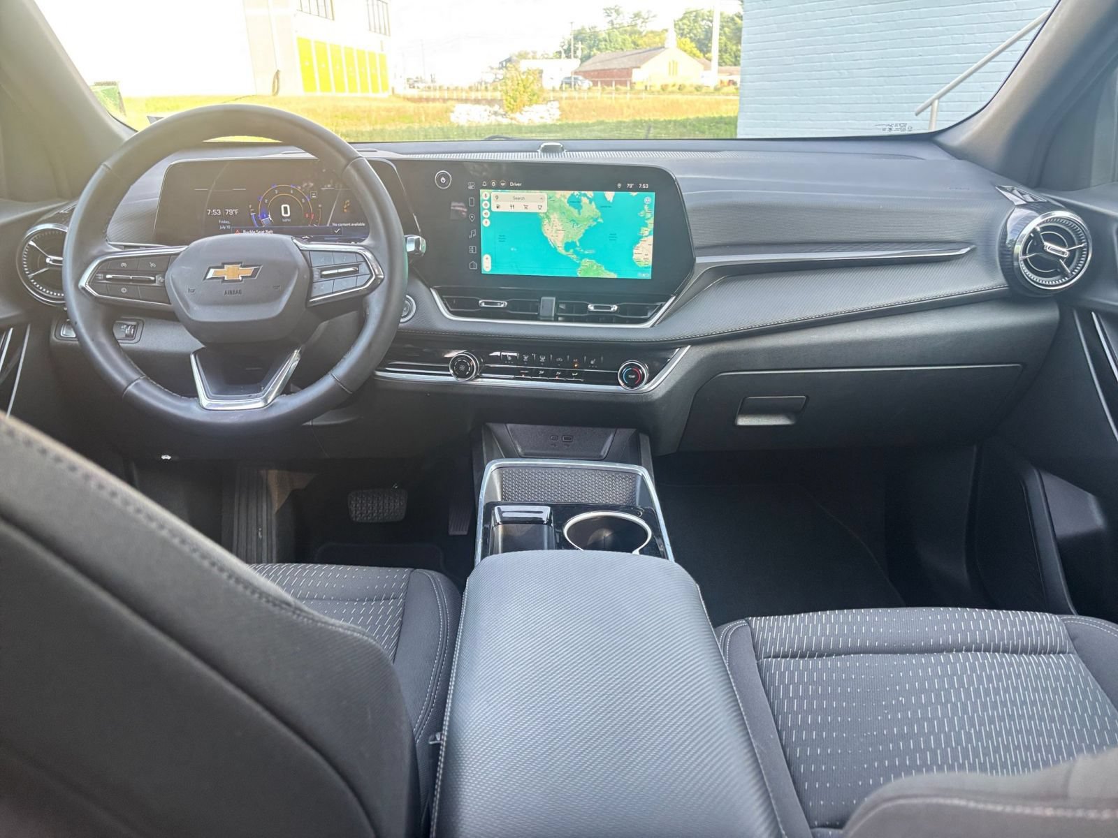 Used 2025 Chevrolet Equinox LT FWD image 32