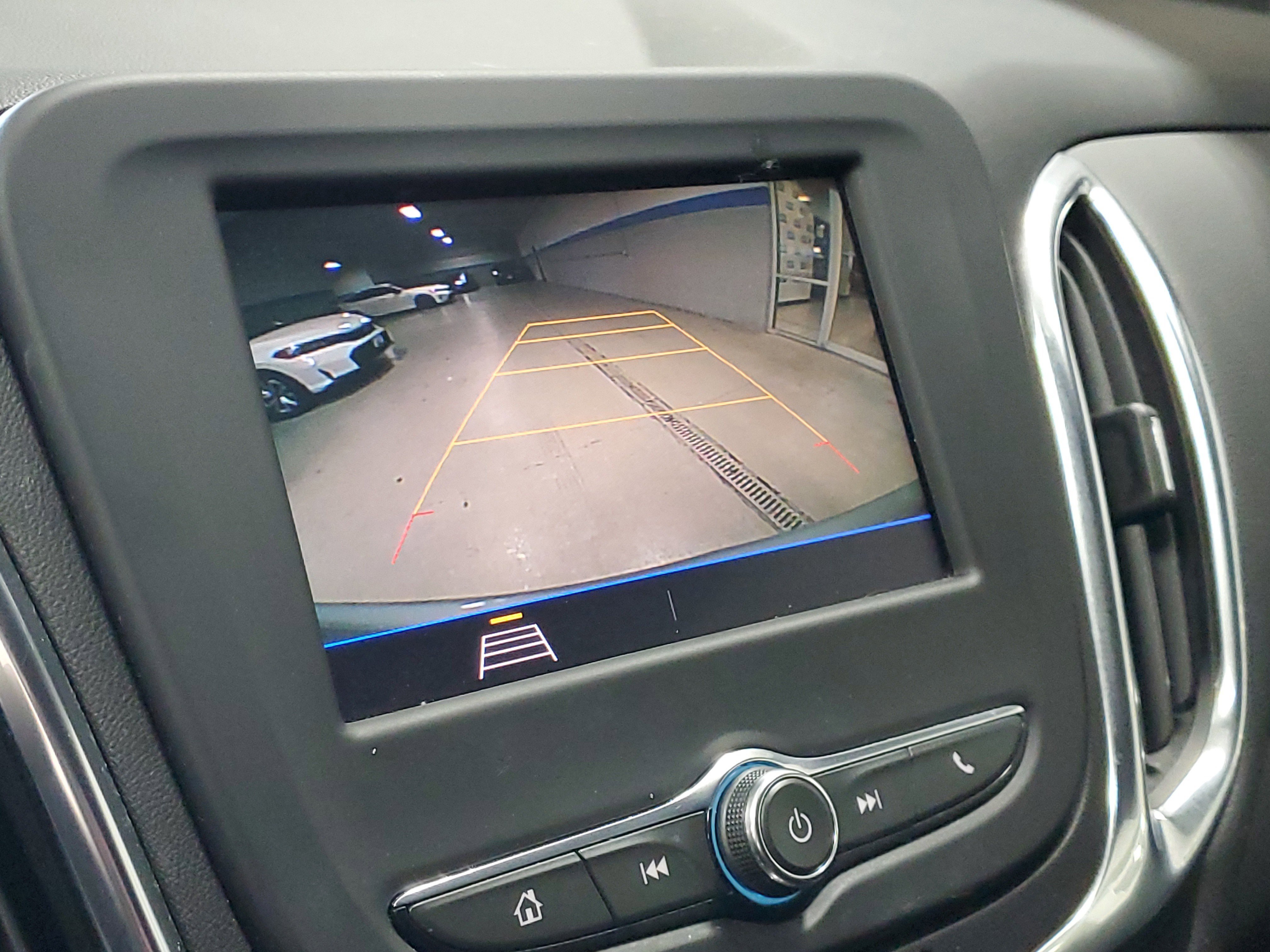 Used 2021 Chevrolet Equinox LT FWD image 32