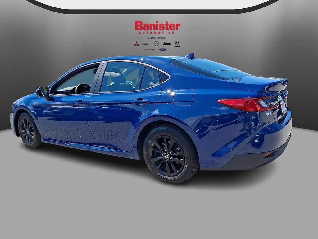 Used 2025 Toyota Camry LE FWD image 6