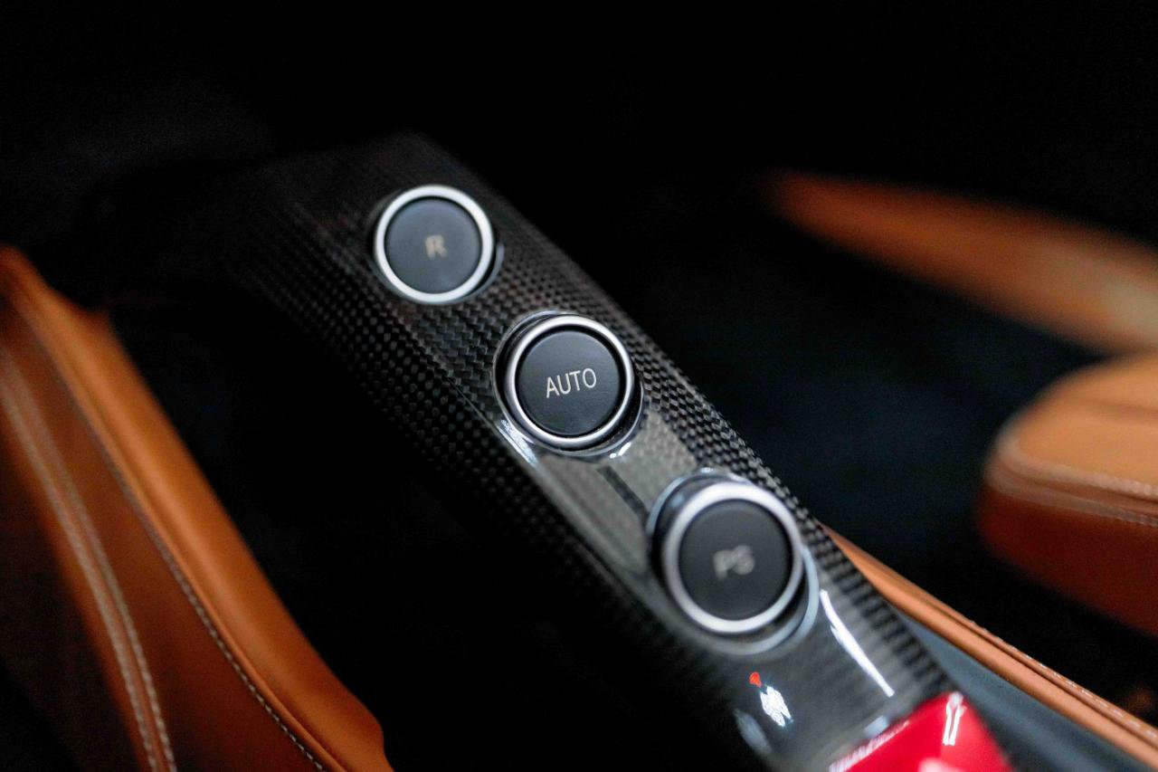 Used 2018 Ferrari 488 Spider image 70