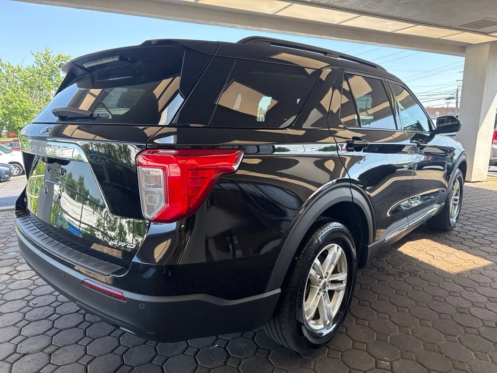 Used 2023 Ford Explorer XLT AWD/4WD image 6