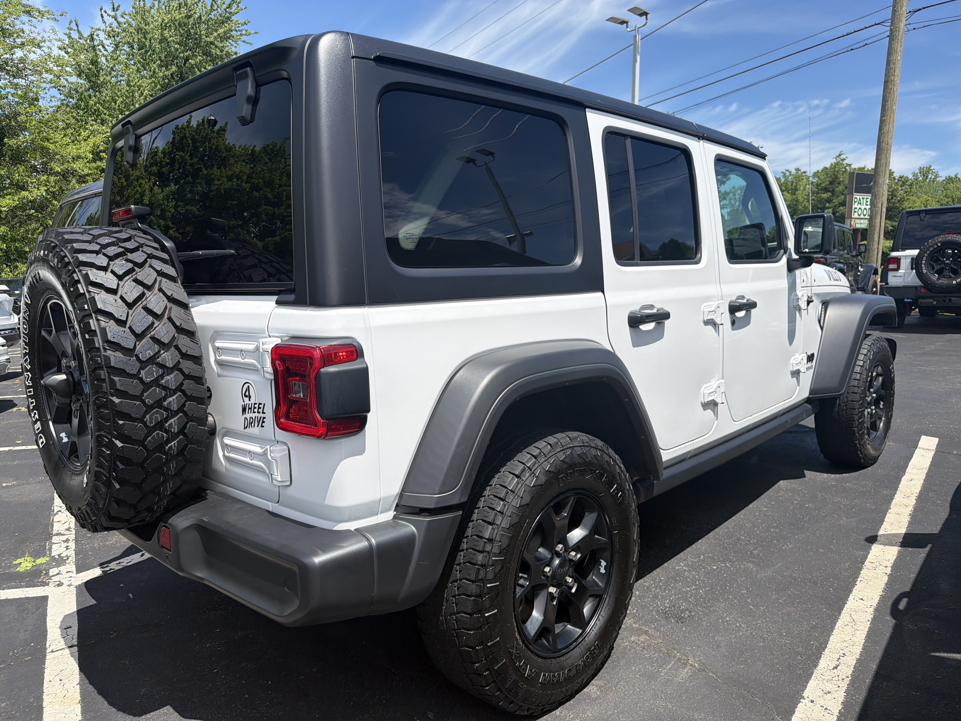 Used 2022 Jeep Wrangler Unlimited Willys AWD/4WD image 7