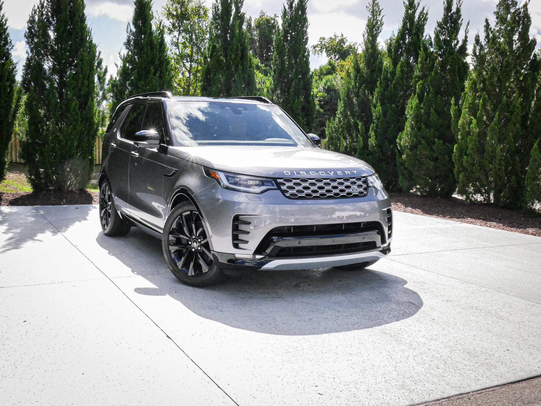 Used 2026 Land Rover Discovery Limited Edition AWD/4WD image 2