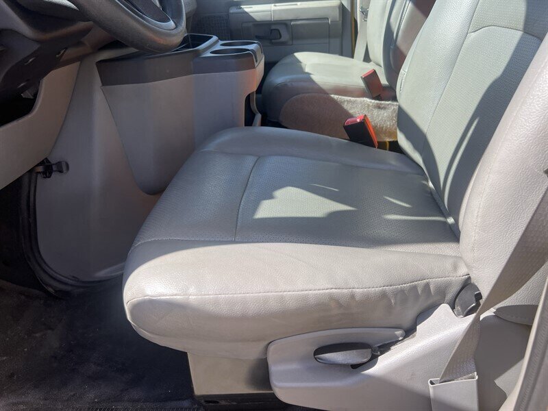 Used 2022 Ford E-350 and Econoline 350 Super Duty RWD image 8