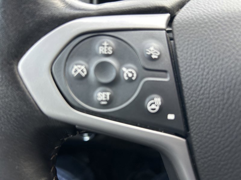 Used 2022 Chevrolet Colorado LT w/ Safety Package image 14