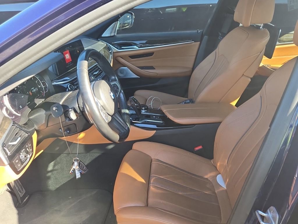 Used 2017 BMW 540i xDrive image 2