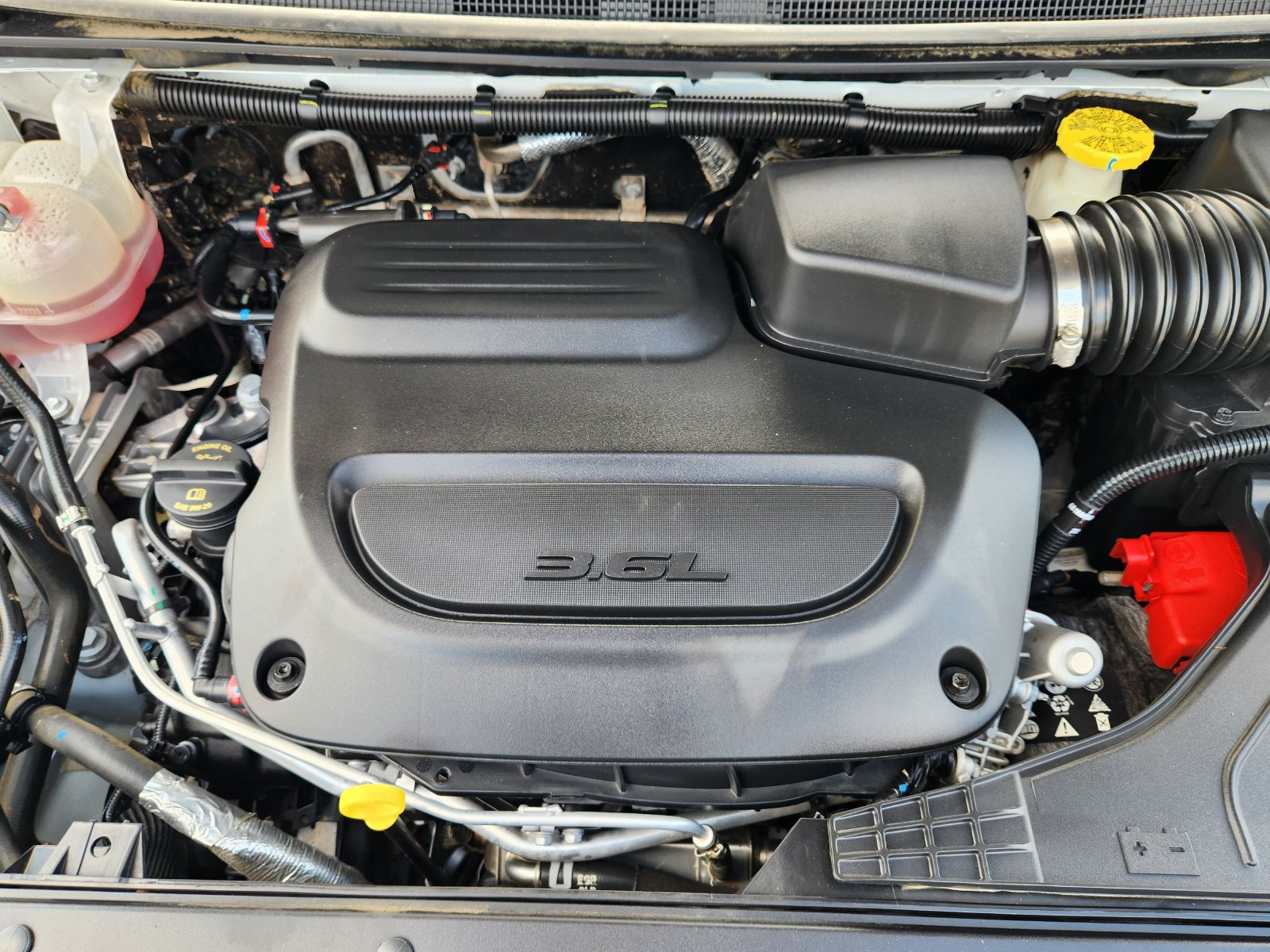 Used 2026 Chrysler Pacifica Select FWD image 40