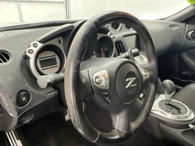 Used 2010 Nissan 370Z Touring RWD image 18