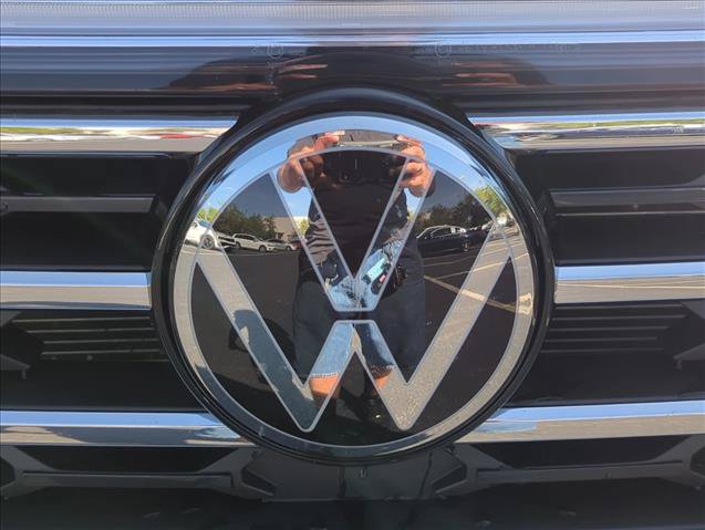 Used 2023 Volkswagen Tiguan SE R-Line FWD video 3