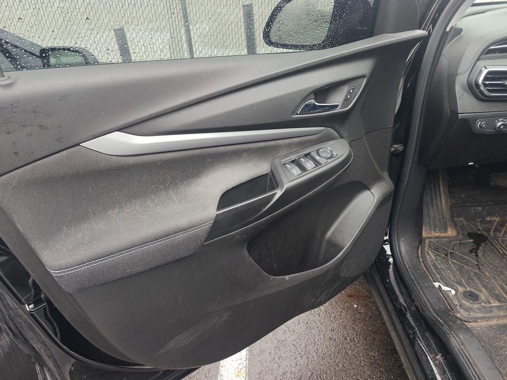 Used 2022 Chevrolet Bolt EUV LT w/ Comfort Package image 5