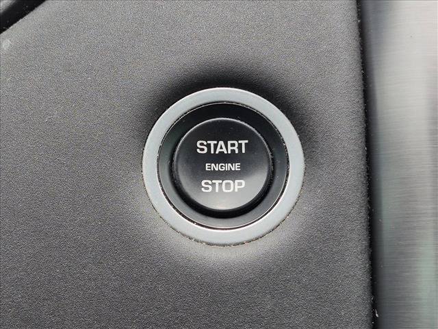 Used 2020 Land Rover Discovery Landmark AWD/4WD image 15