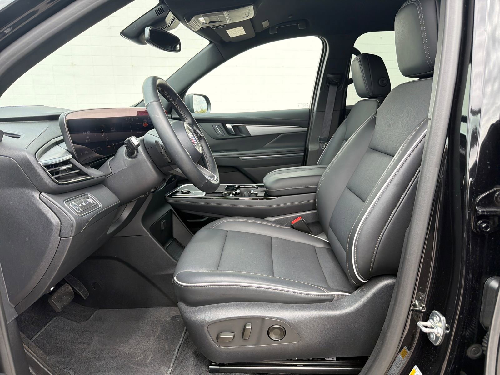 Used 2025 Buick Enclave Preferred image 12