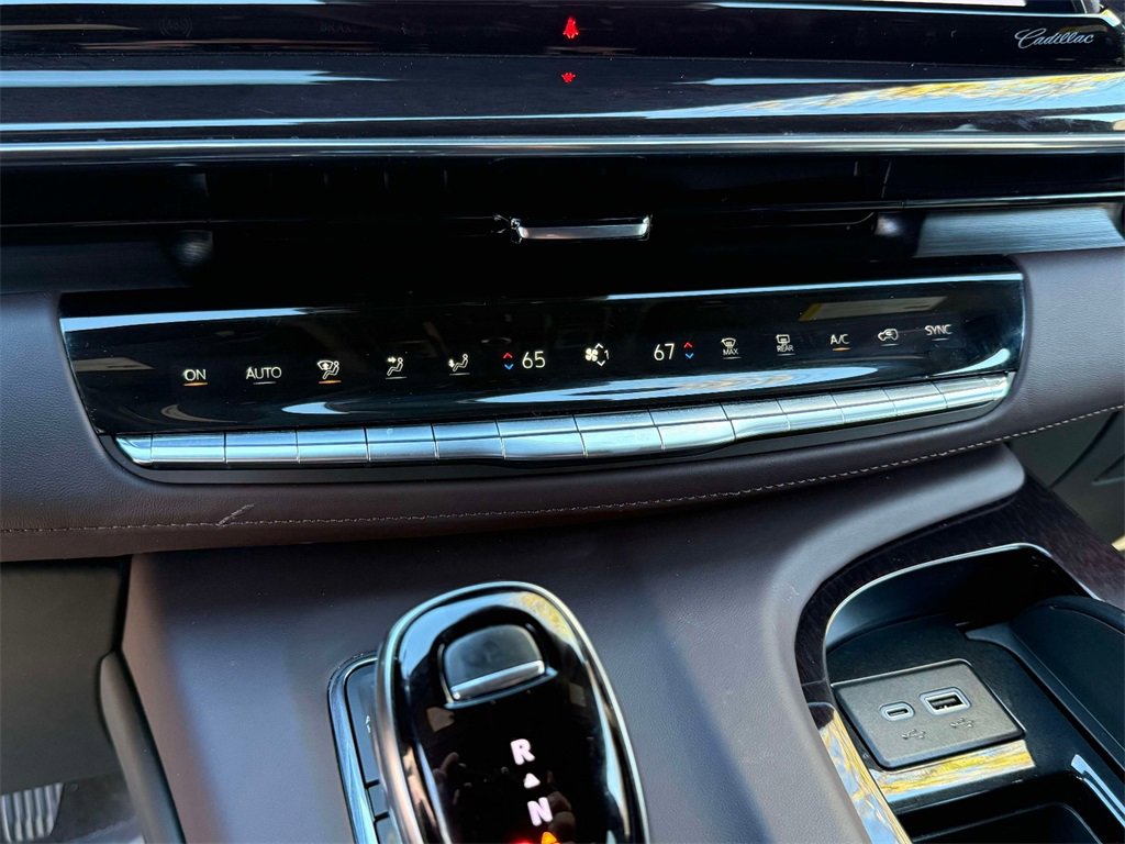 Used 2024 Cadillac Escalade ESV Sport Platinum w/ LPO, ONYX Package image 27