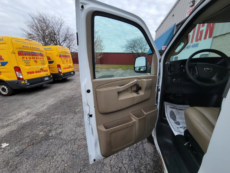 Used 2016 Chevrolet Express 2500 image 15