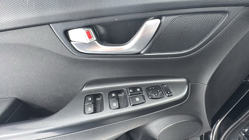 Used 2023 Hyundai Kona SEL w/ Convenience Package image 19