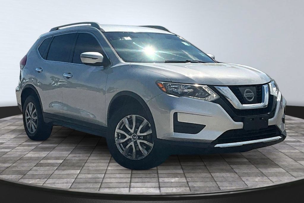 Used 2017 Nissan Rogue SV AWD/4WD image 3
