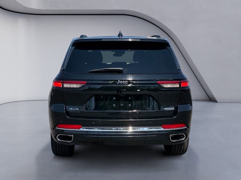 Used 2023 Jeep Grand Cherokee Overland AWD/4WD image 4