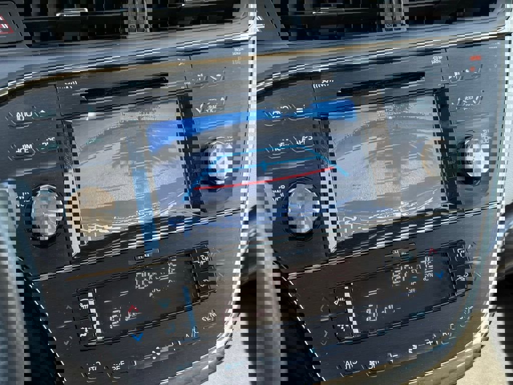 Used 2017 Toyota Avalon XLE Premium FWD image 38