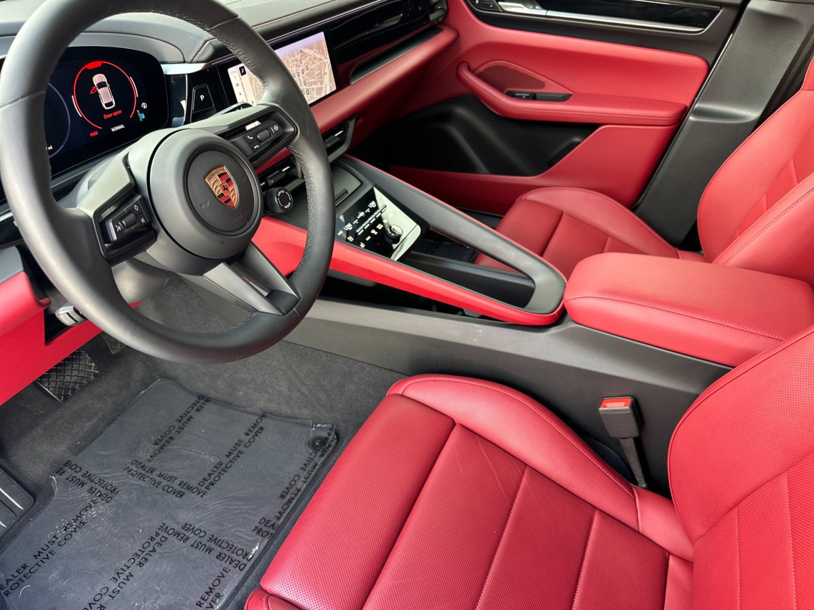 Used 2025 Porsche Macan 4 Electric AWD/4WD image 4