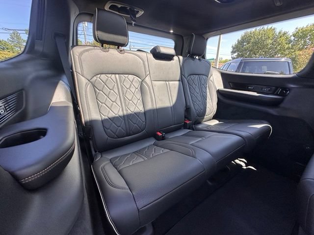 New 2026 Jeep Grand Wagoneer Summit AWD/4WD image 33
