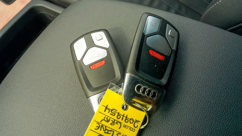 Used 2022 Audi Q5 e Premium w/ Convenience Package image 29