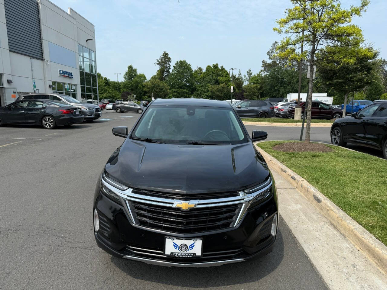 Used 2023 Chevrolet Equinox LT image 4