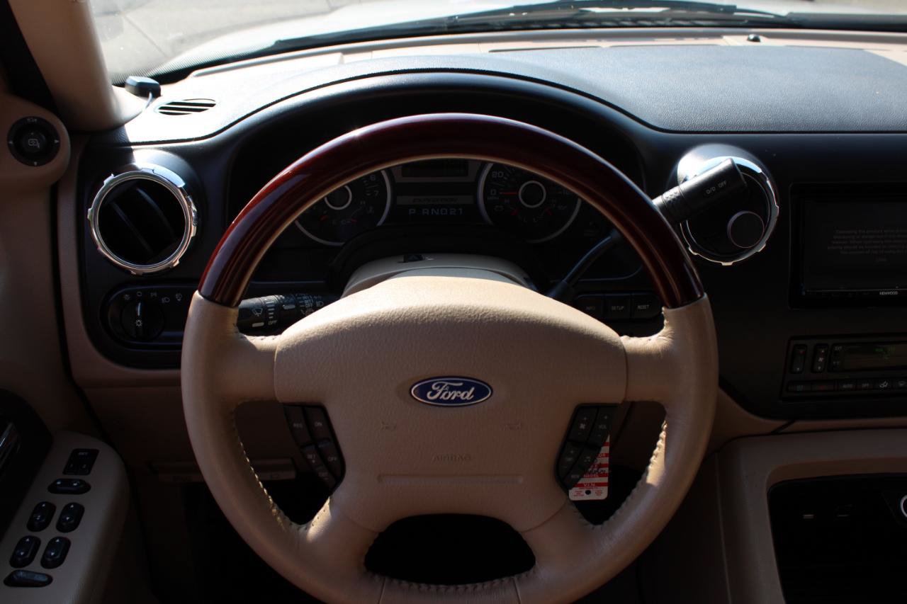 Used 2005 Ford Expedition Limited RWD image 8