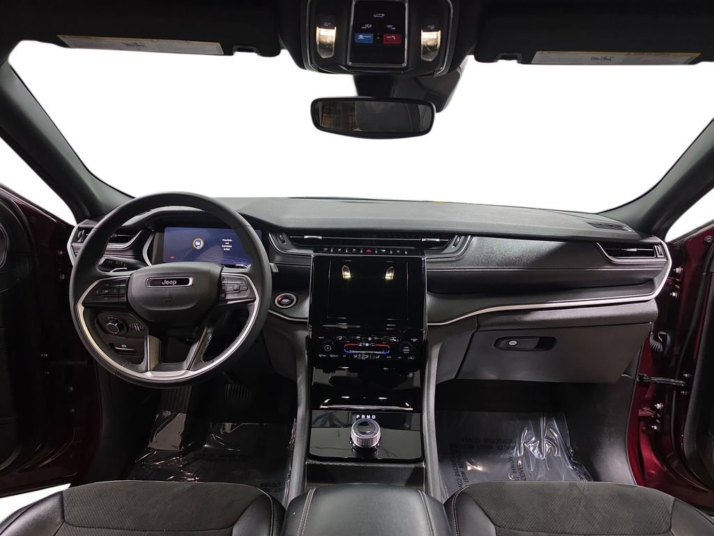 Used 2024 Jeep Grand Cherokee Altitude image 9