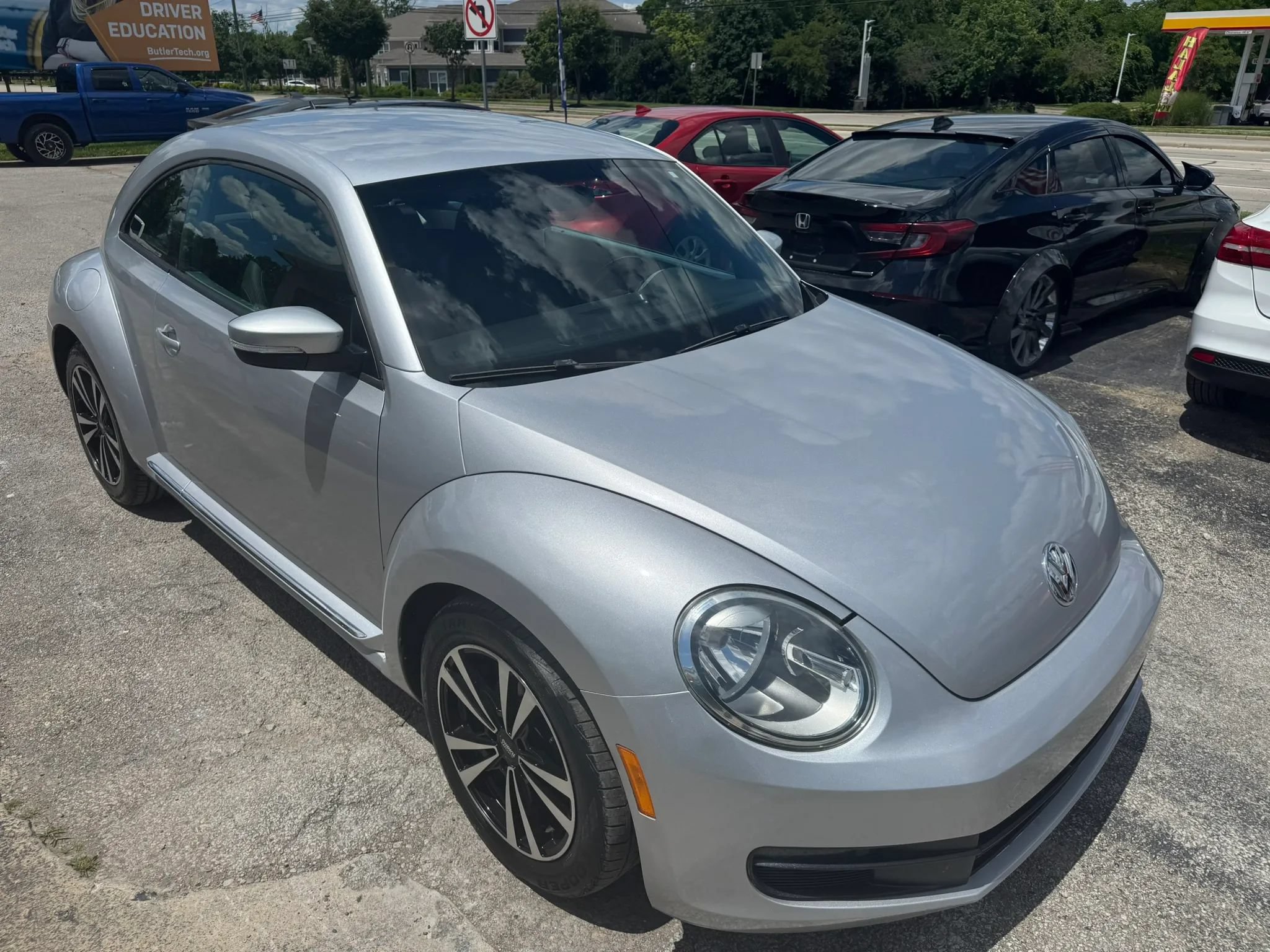 Used 2012 Volkswagen Beetle 2.5 FWD image 8