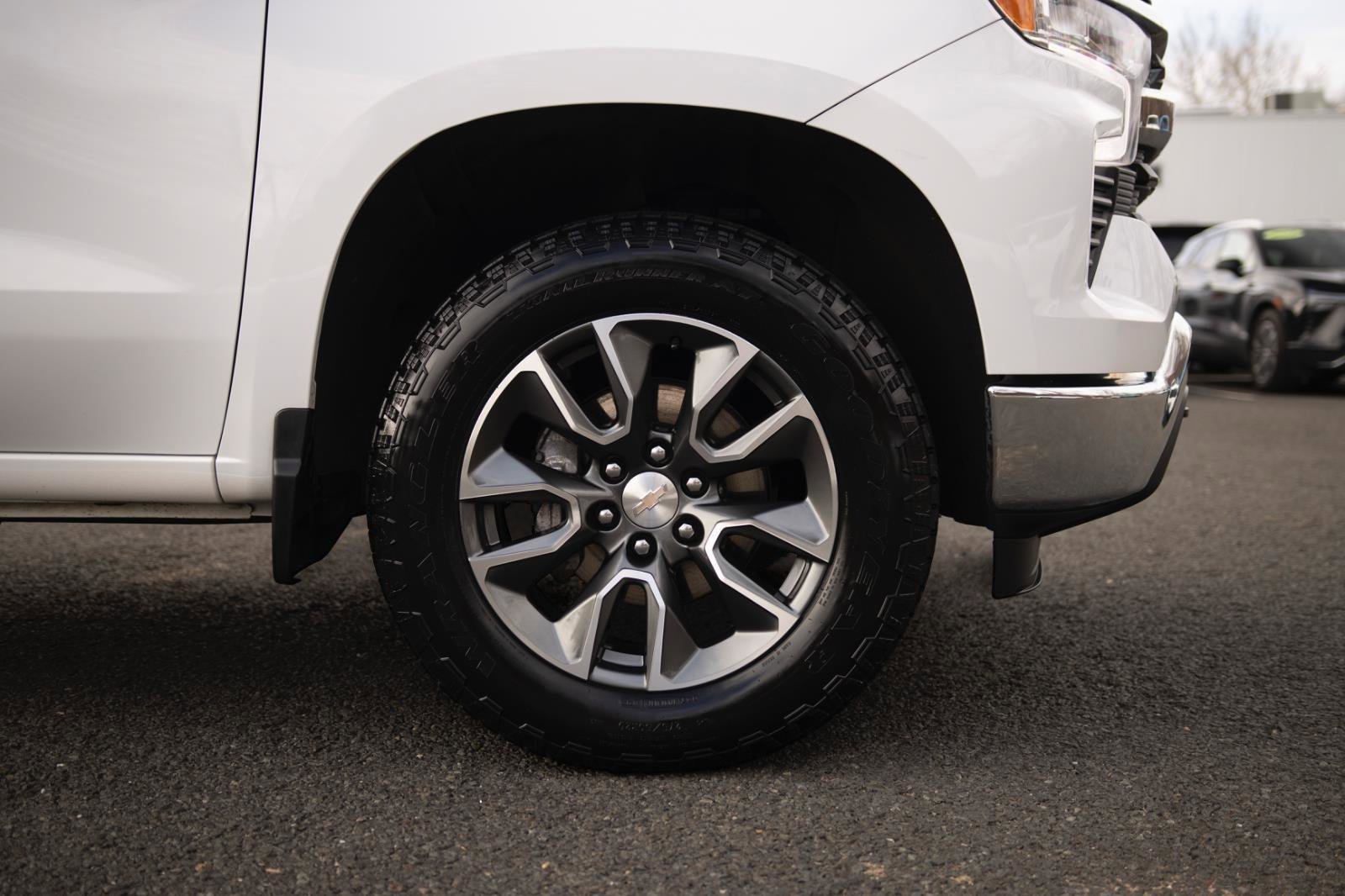 Used 2023 Chevrolet Silverado 1500 LT image 25