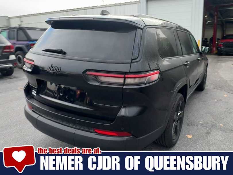 Used 2023 Jeep Grand Cherokee L Laredo AWD/4WD image 8