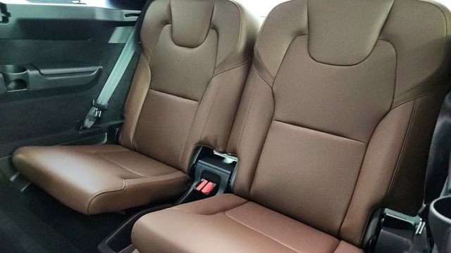 Certified 2023 Volvo XC90 B5 Plus AWD/4WD image 32