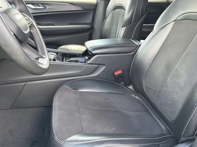 Used 2023 Jeep Grand Cherokee Altitude AWD/4WD image 20