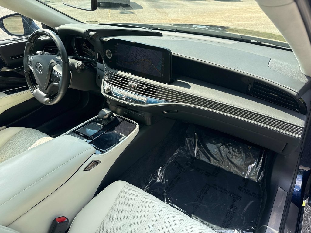 Used 2022 Lexus LS 500 w/ Interior Upgrade Package RWD image 28