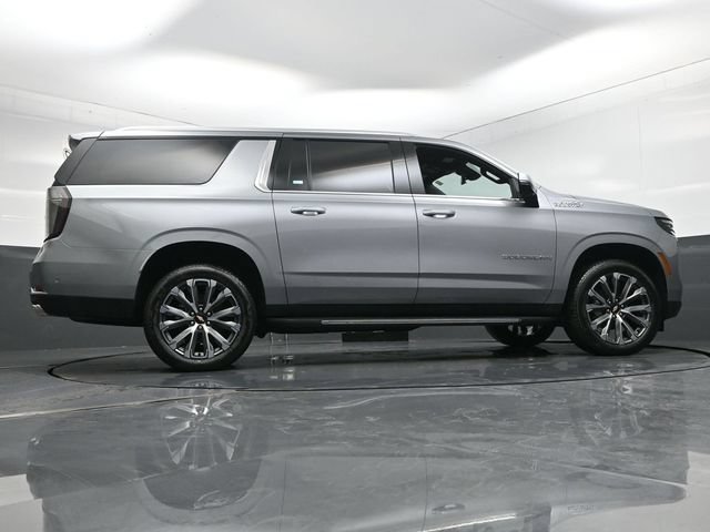 New 2026 Chevrolet Suburban High Country w/ Sun And Tow Package AWD/4WD image 32