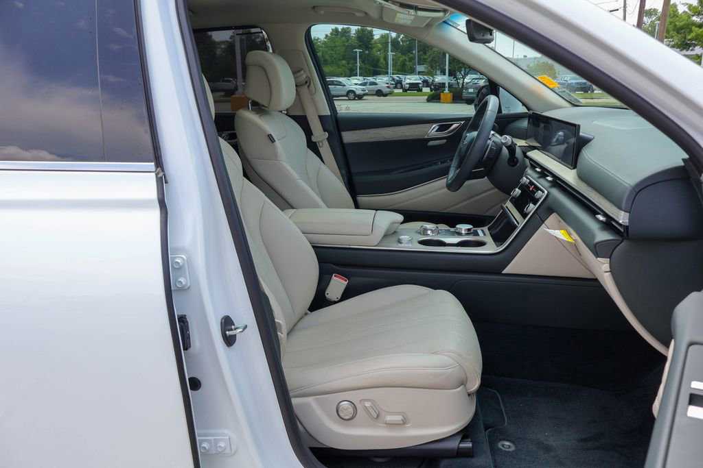 Used 2025 Genesis GV80 2.5T Advanced AWD/4WD image 8