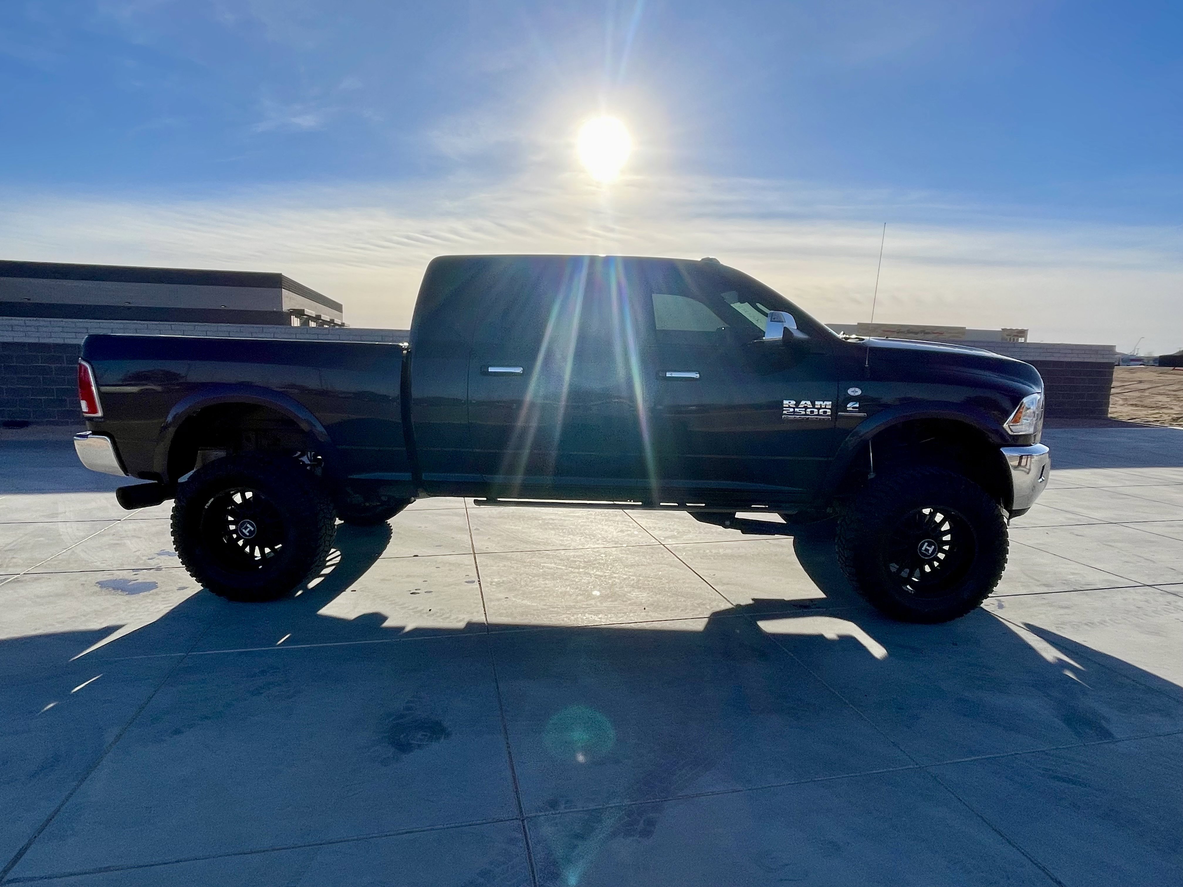 Used 2016 RAM 2500 Laramie w/ Cold Weather Group image 6