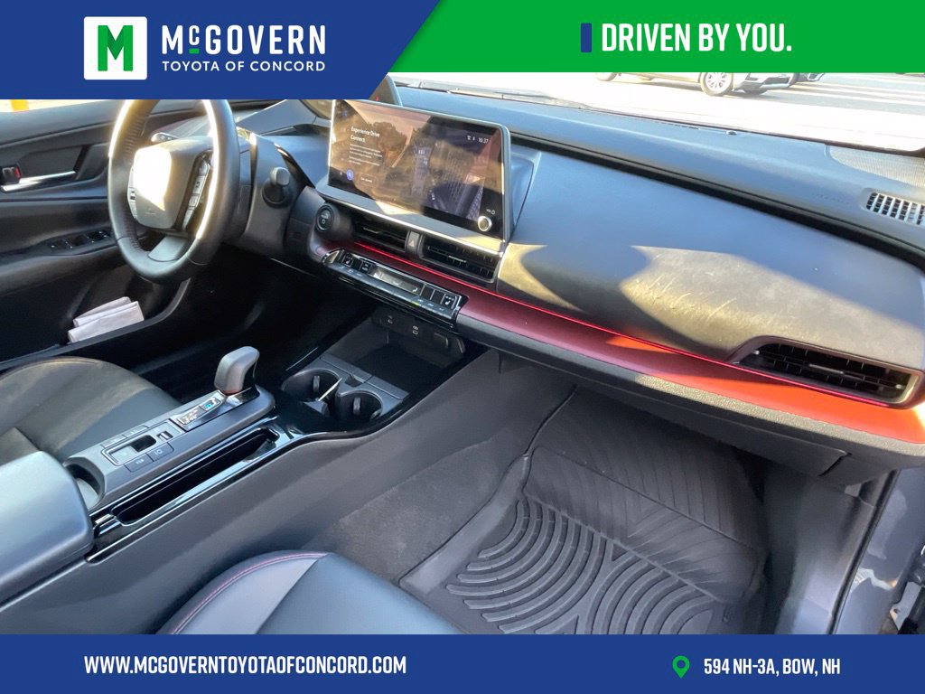 Used 2024 Toyota Prius Prime FWD image 33