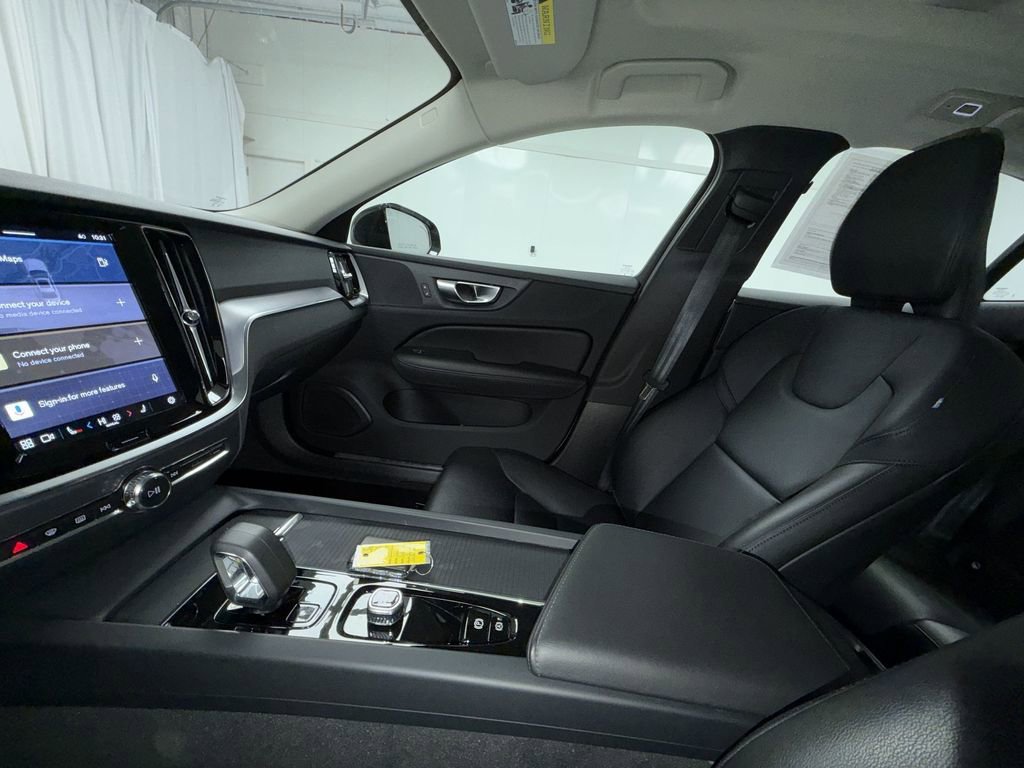 Used 2025 Volvo S60 B5 Core image 6