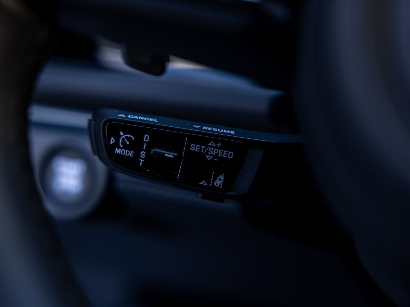 Certified 2025 Porsche Panamera RWD image 49