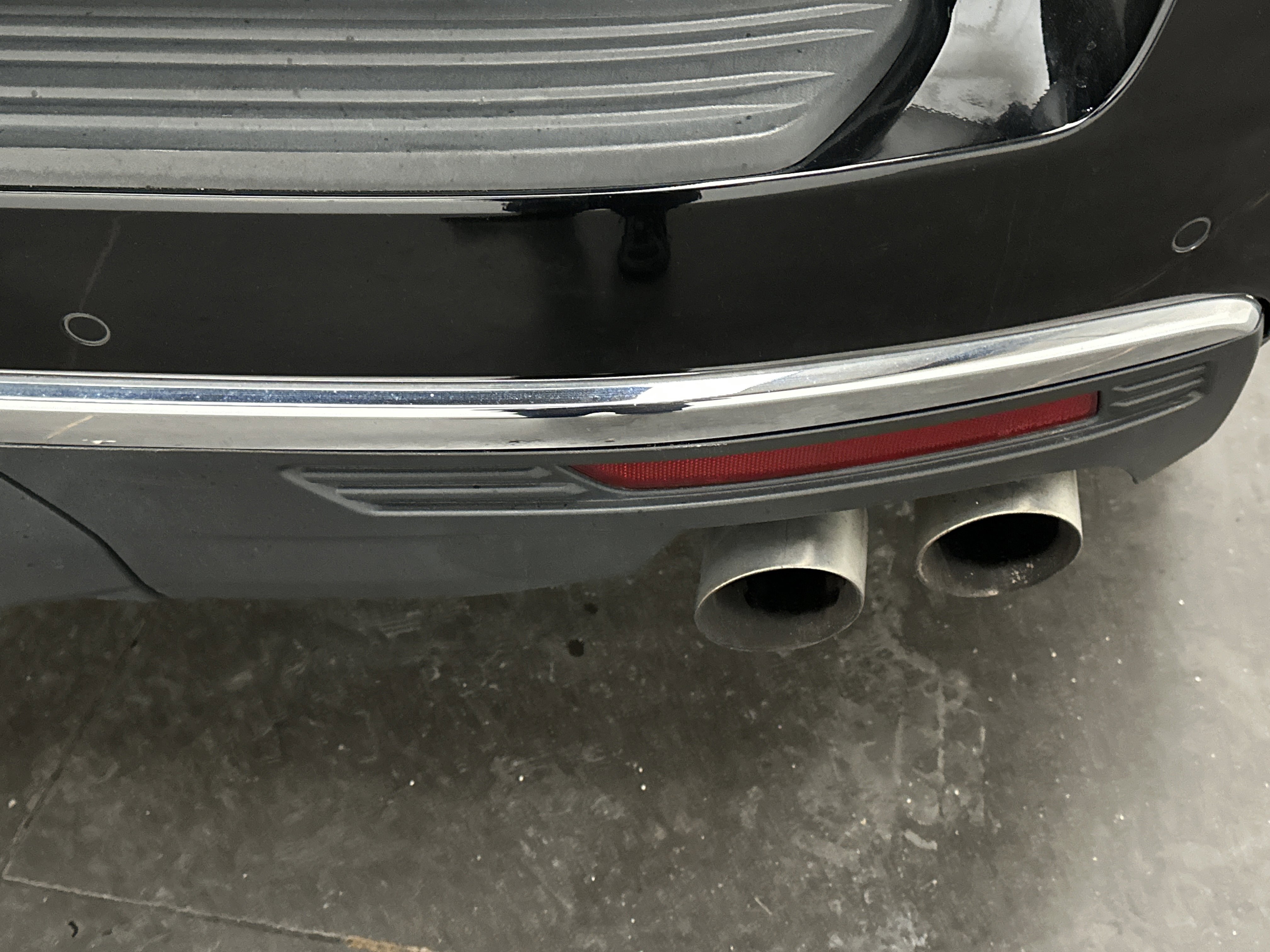 Used 2021 Chevrolet Tahoe Premier w/ Premium Package image 18