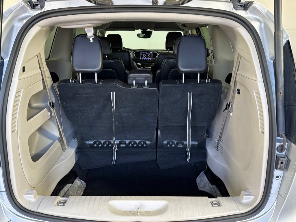 Certified 2024 Chrysler Pacifica Touring-L FWD image 40
