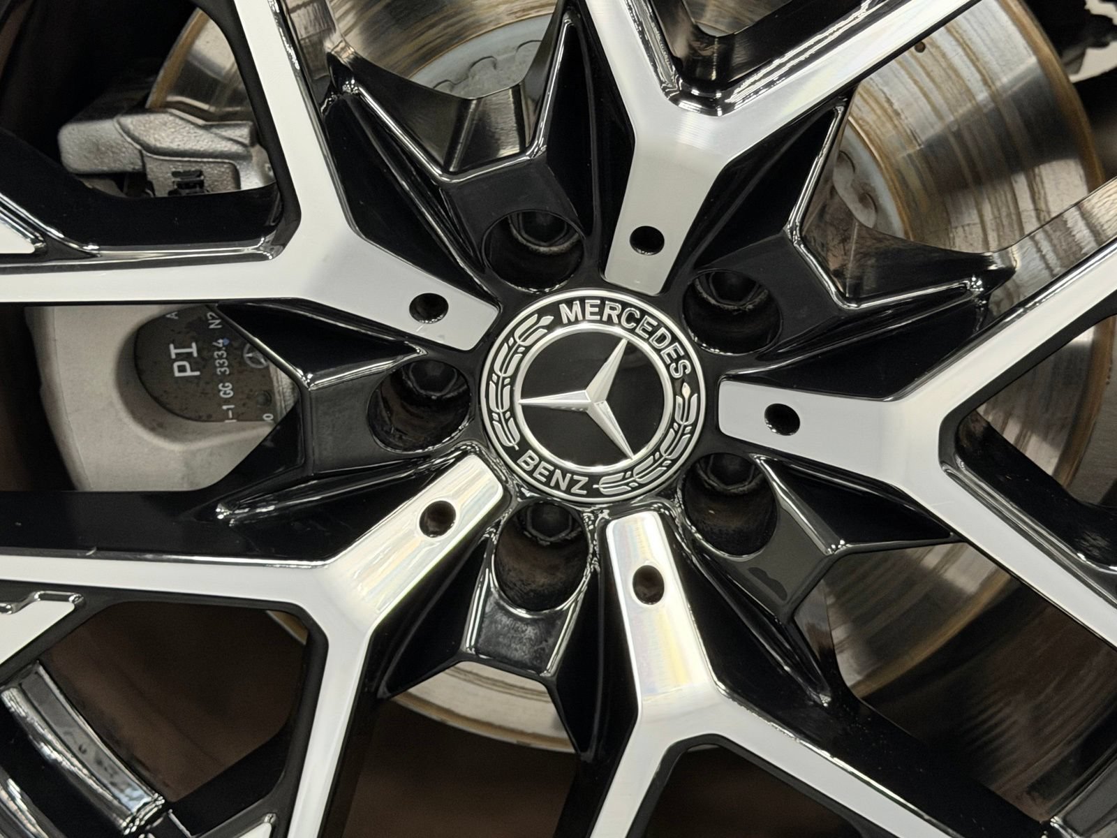 Used 2025 Mercedes-Benz GLC 350e 4MATIC image 19
