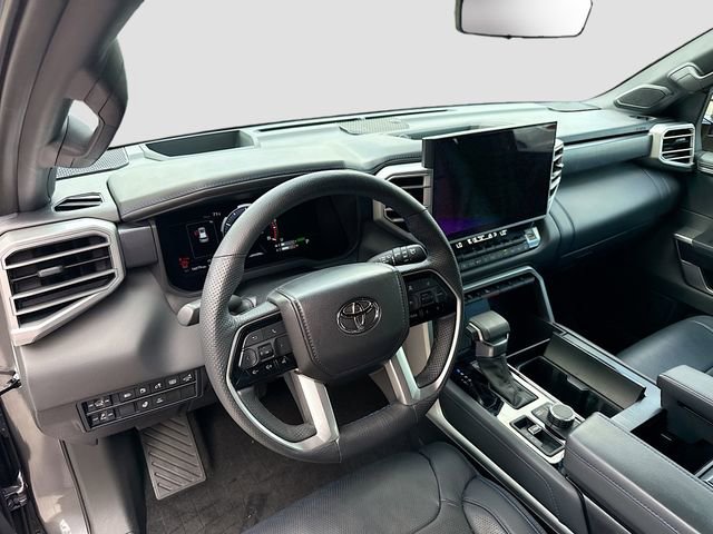 Used 2025 Toyota Sequoia Platinum AWD/4WD image 28